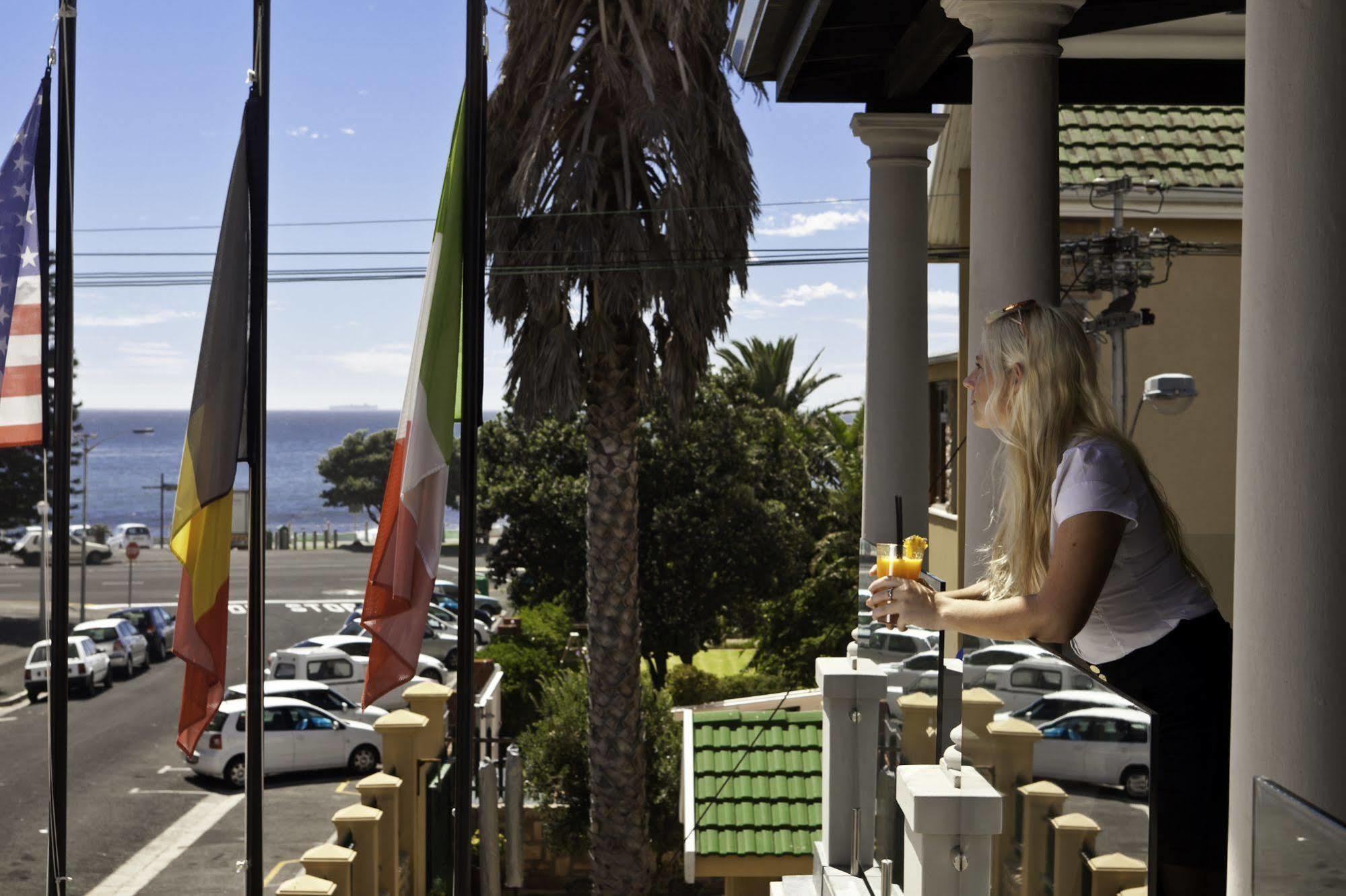 Hotel On The Promenade Fokváros Kültér fotó